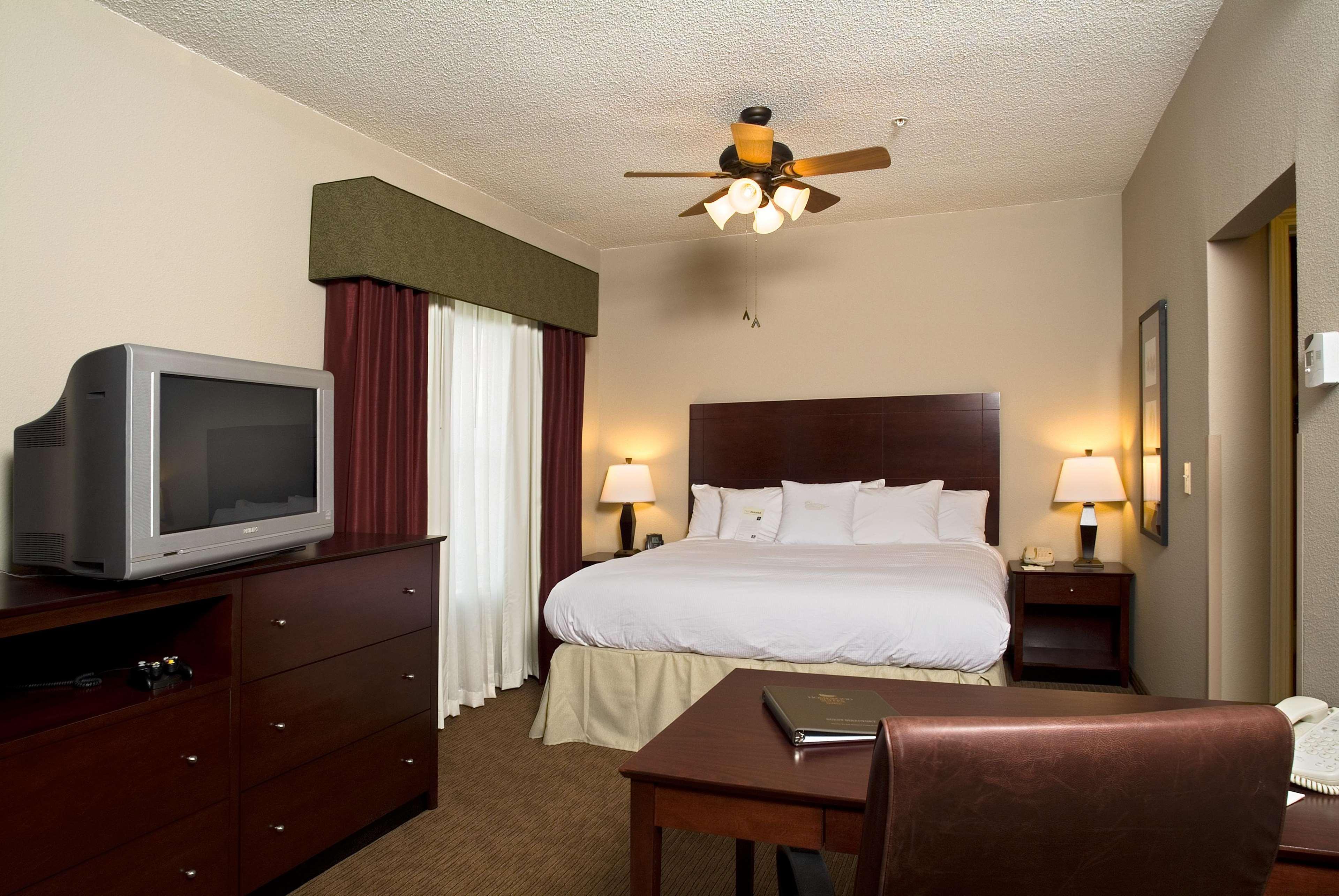 Homewood Suites By Hilton Bloomington Room photo