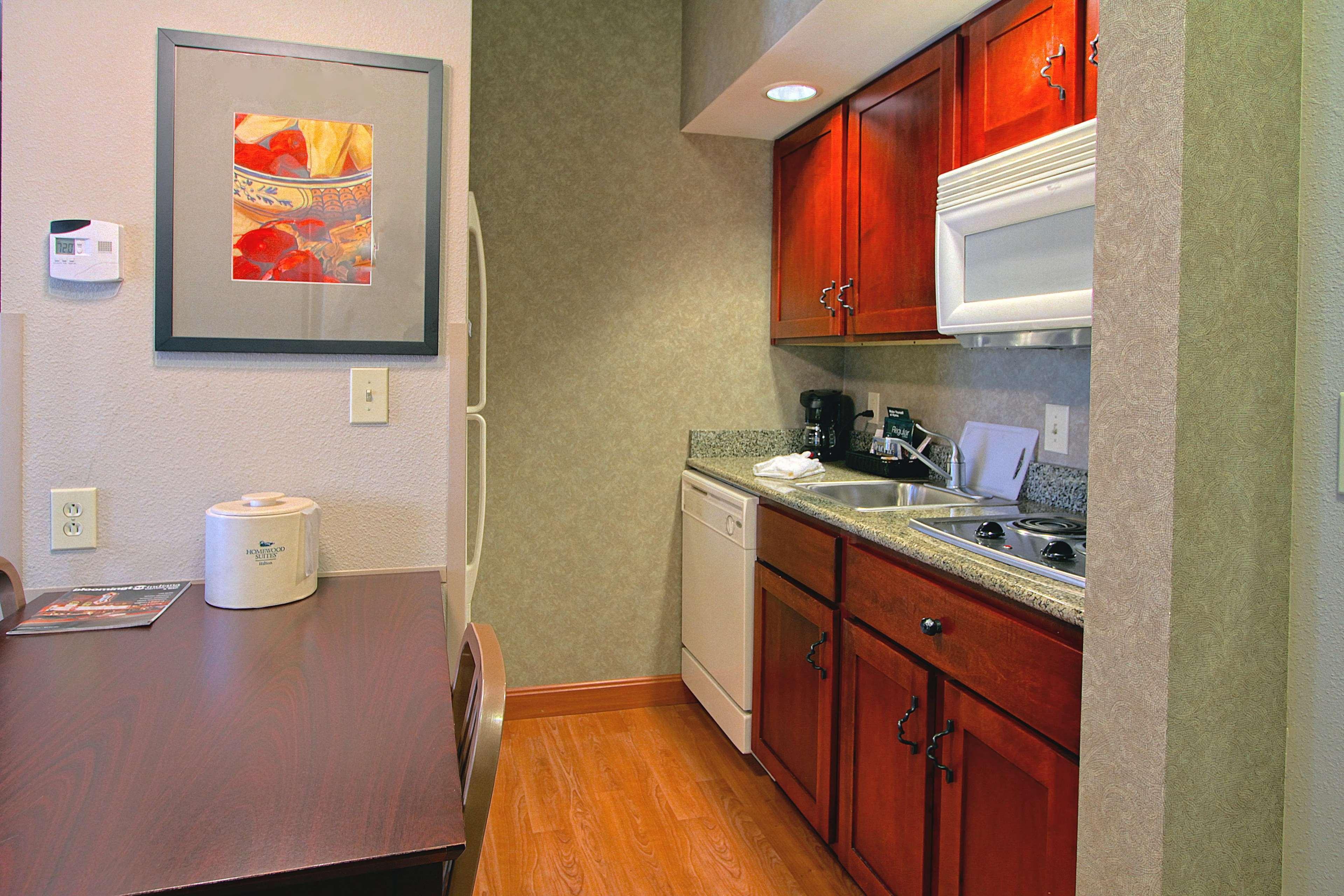 Homewood Suites By Hilton Bloomington Room photo