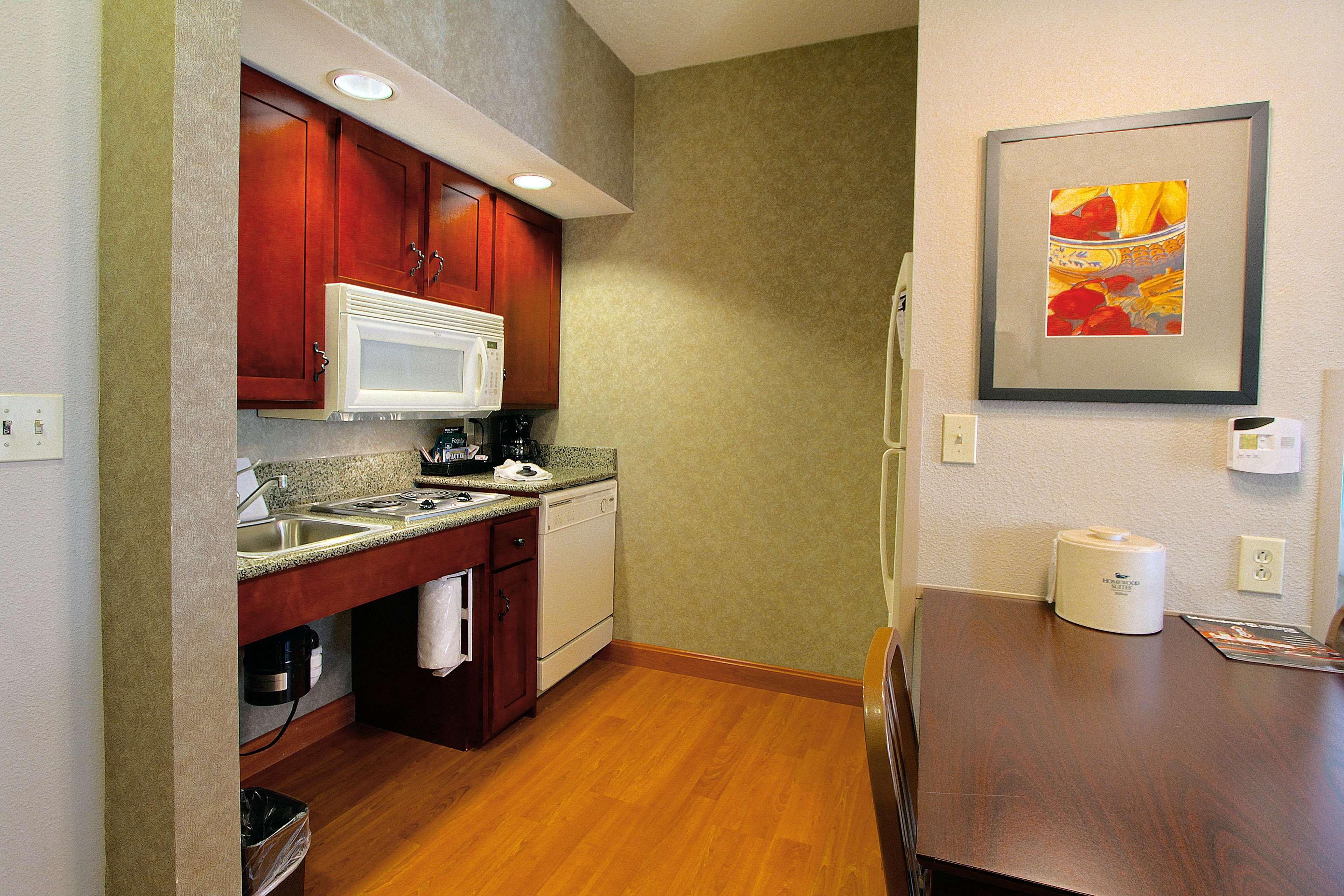 Homewood Suites By Hilton Bloomington Room photo