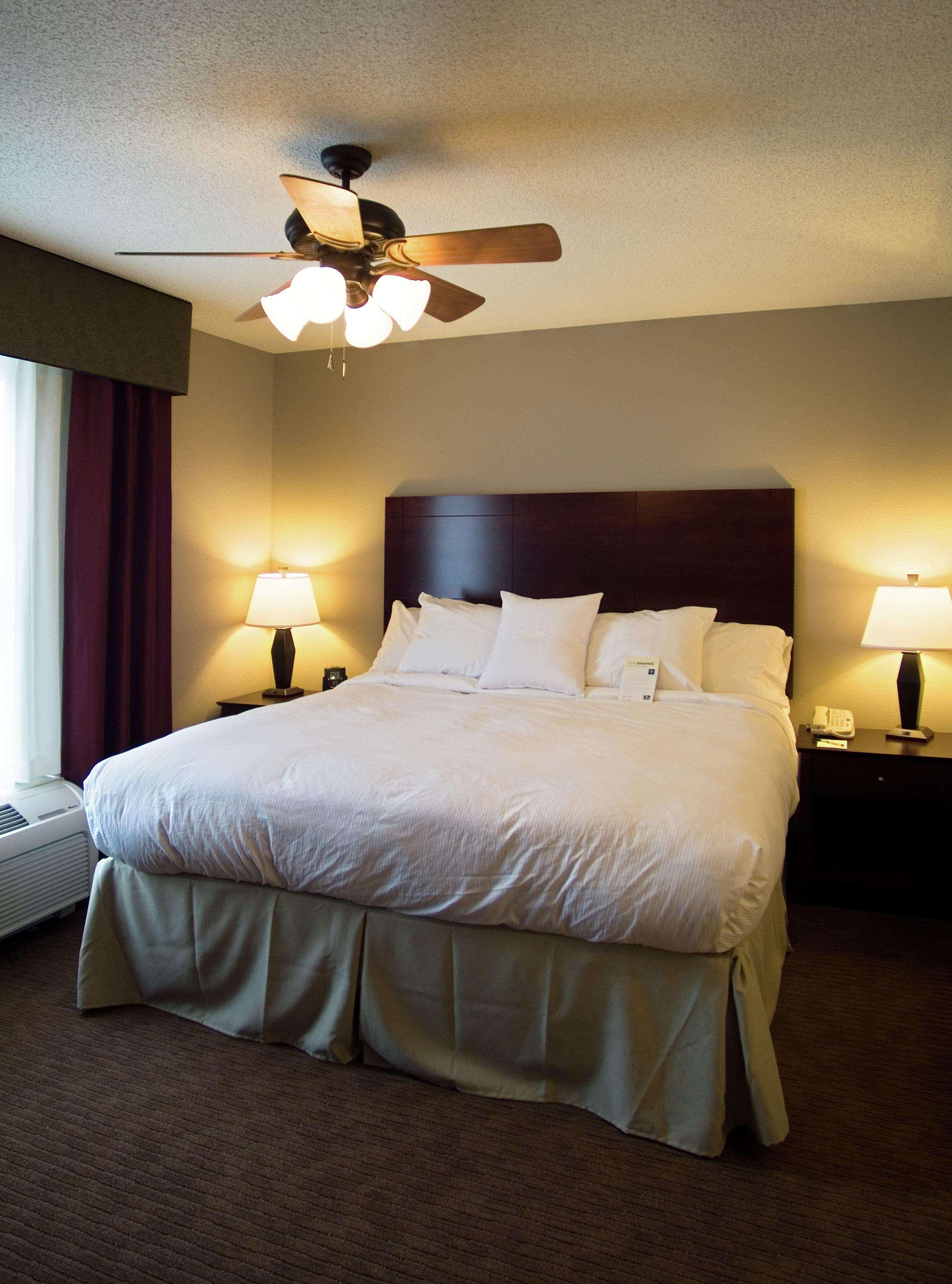 Homewood Suites By Hilton Bloomington Room photo