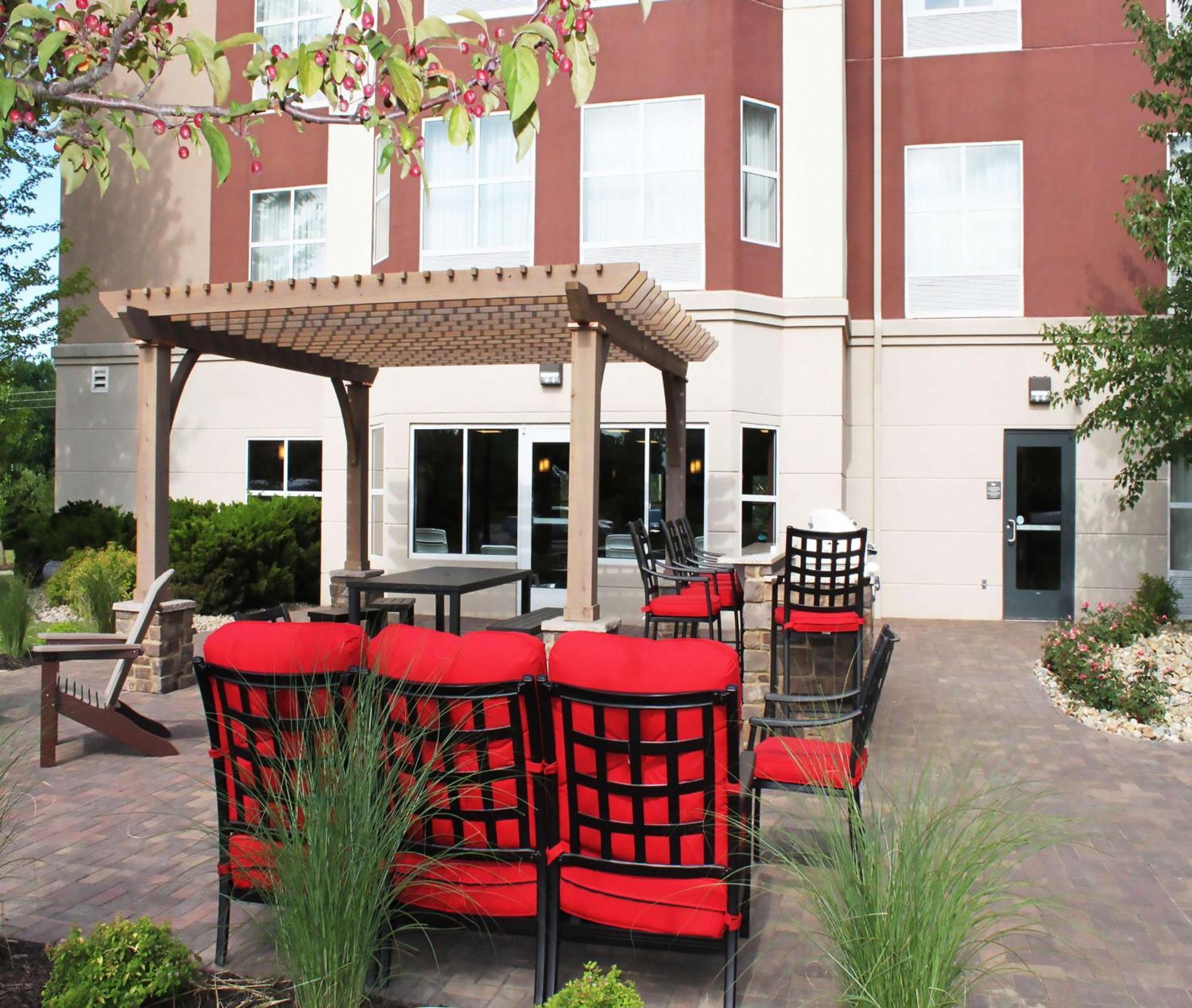 Homewood Suites By Hilton Bloomington Exterior photo